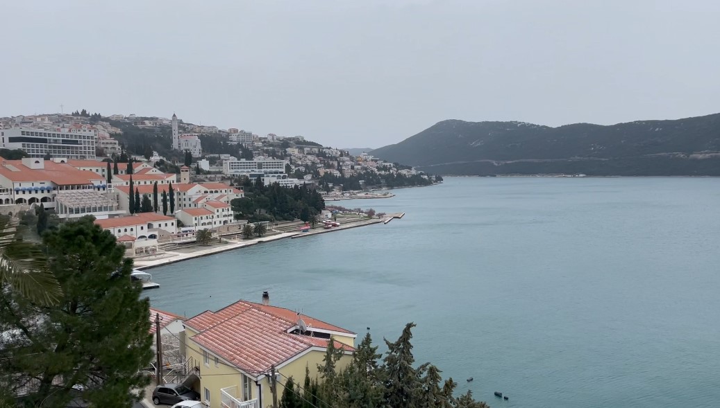 Minusi i u Hercegovini – snijeg u Neumu